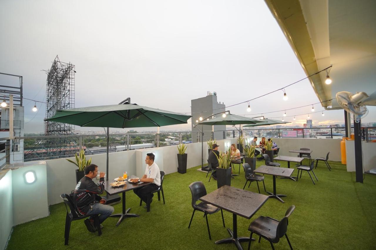Arzo Hotel Premier Makati City Ngoại thất bức ảnh