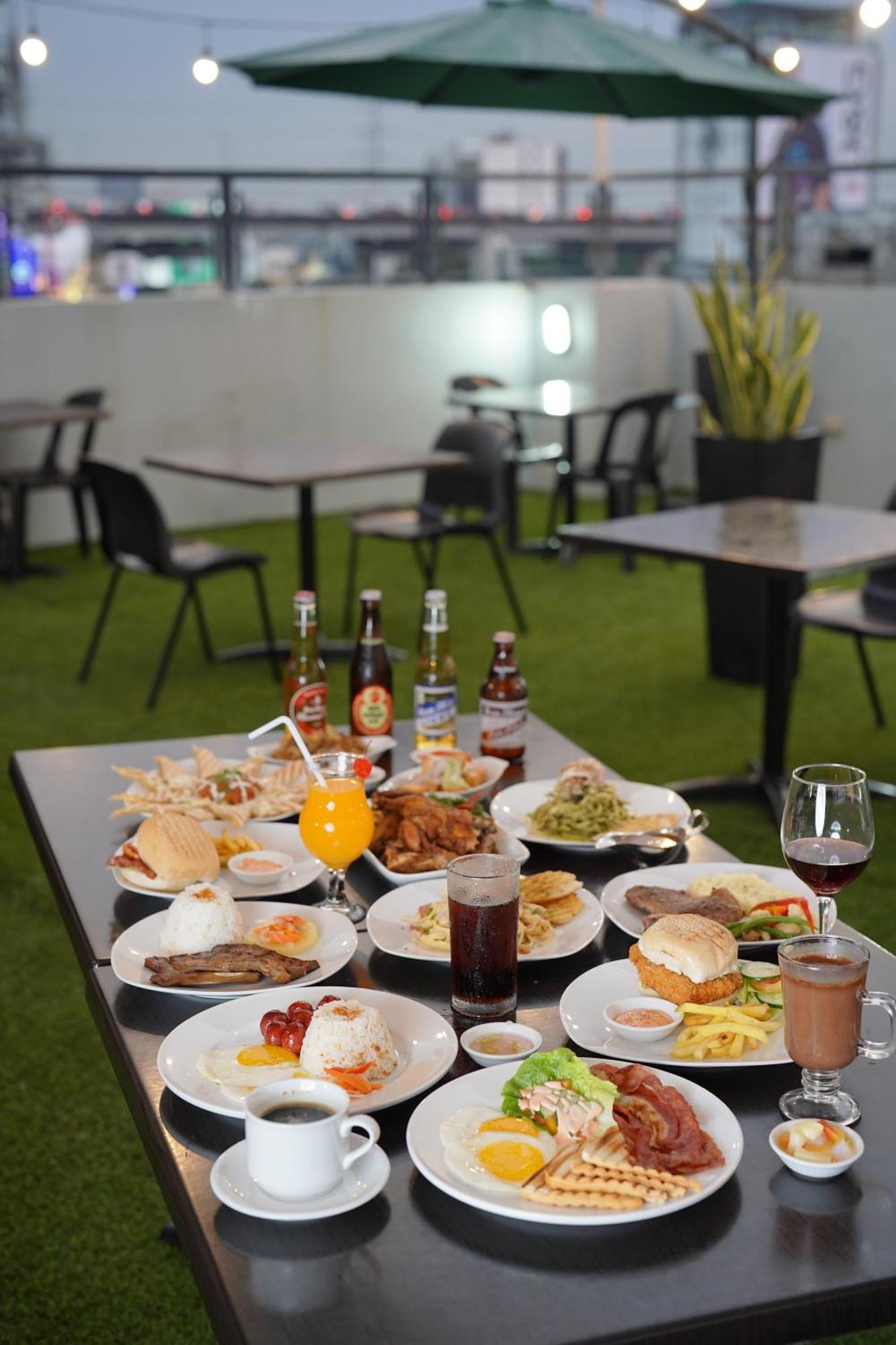 Arzo Hotel Premier Makati City Ngoại thất bức ảnh